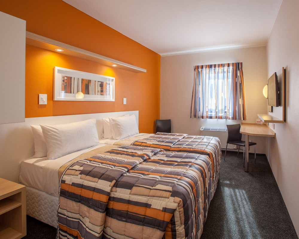 Twin Room, Non Smoking photo 3