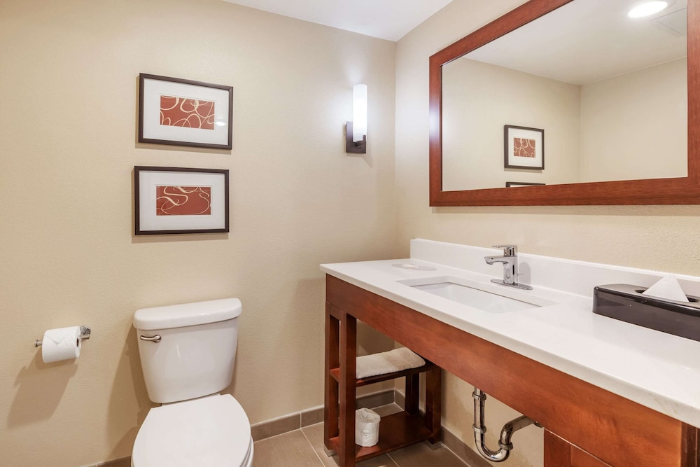 Suite, Multiple Beds, Accessible, Non Smoking photo 2