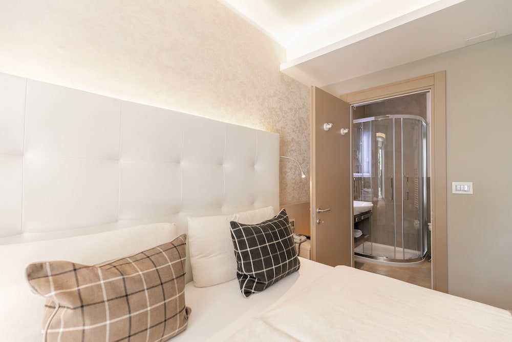 Classic Double Room - Photo 1