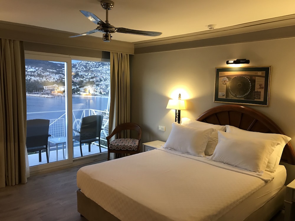 Superior Room, Sea View - Photo 1