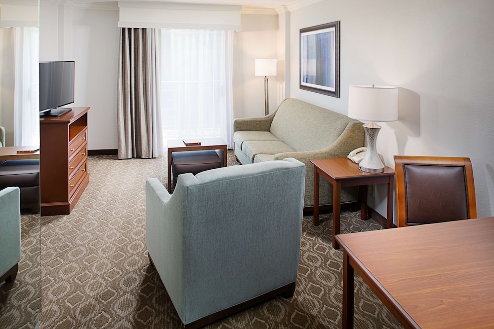 Suite, 1 King Bed, Accessible, Bathtub - Photo 1