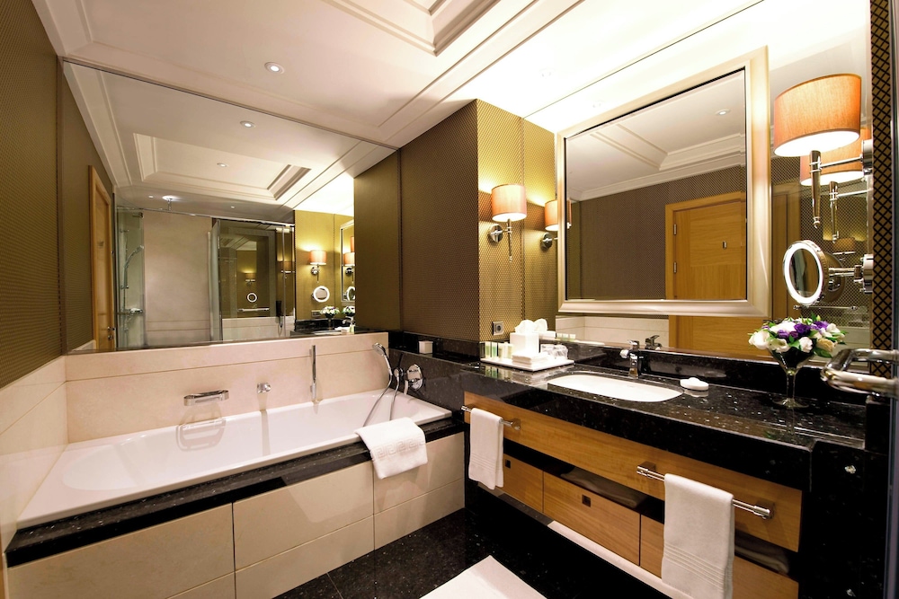 Deluxe Room, 2 Double Beds, City View - Photo 3