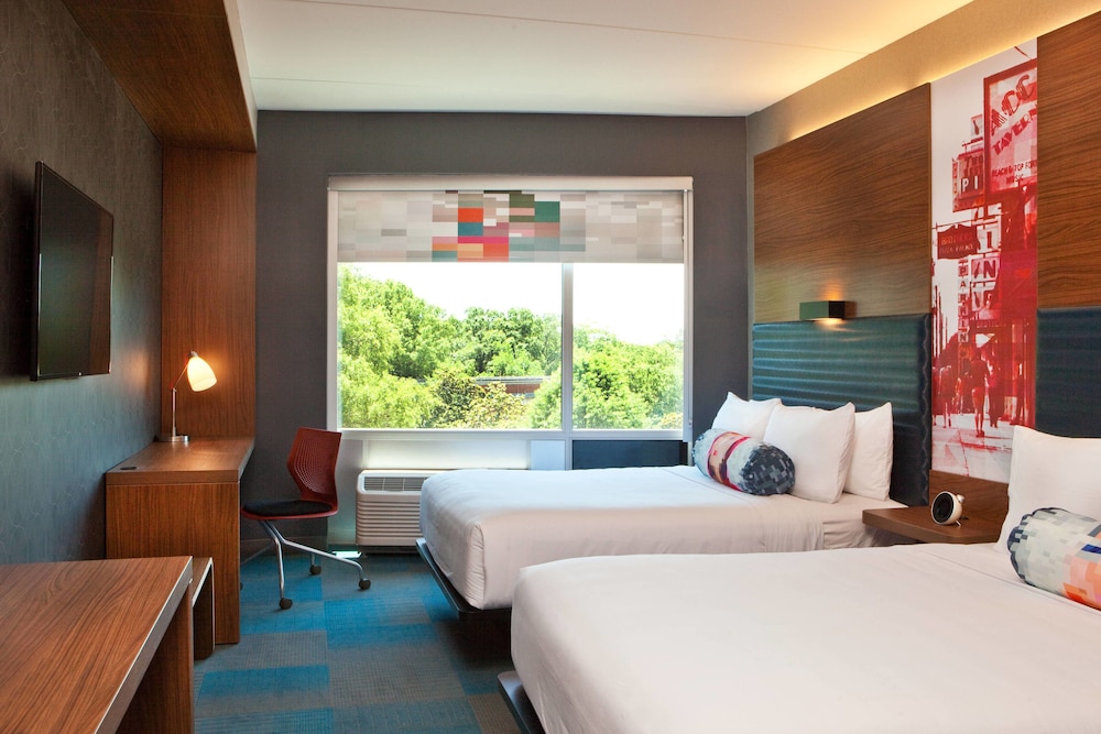 Spacious Savvy Room, 2 Queen Beds photo 1