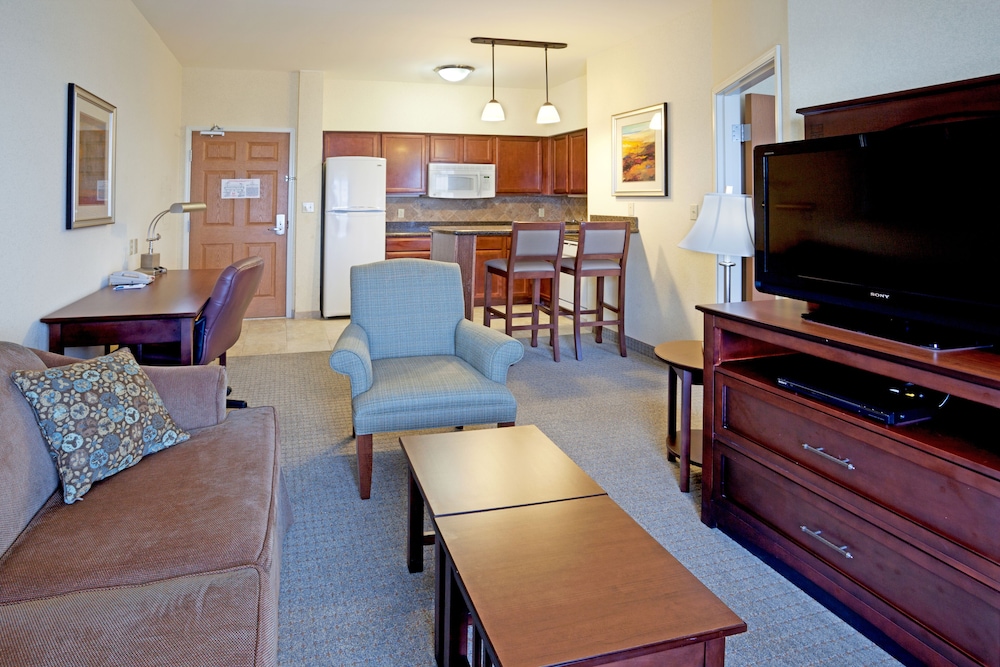 Suite, 2 Double Beds, Accessible (Communications) - Photo 3