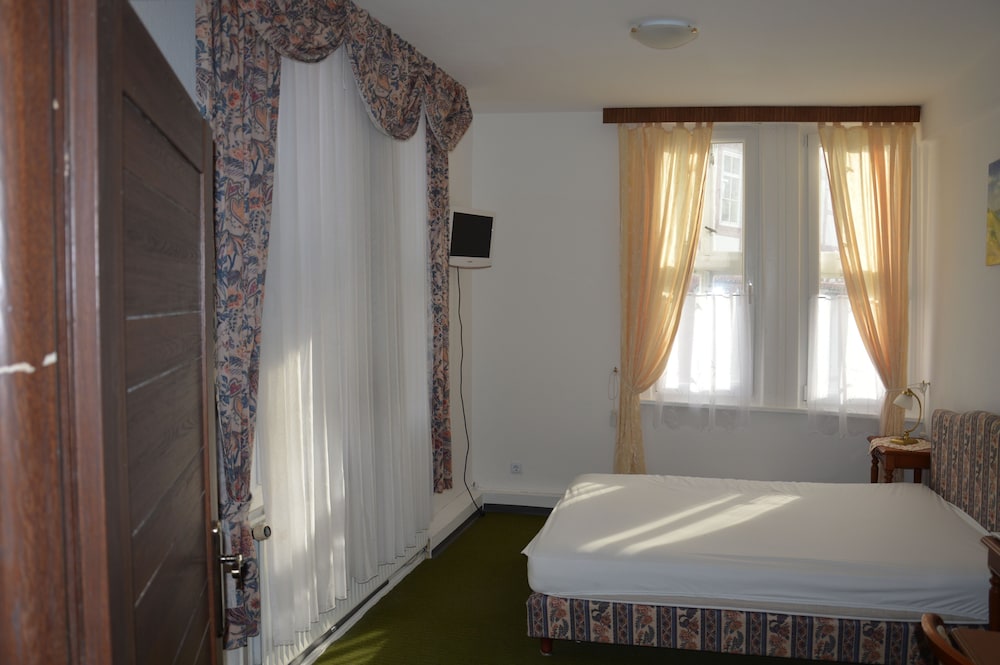 Economy Double Room photo 2