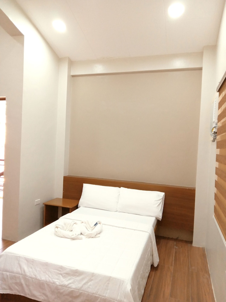 Basic Double Room photo 2