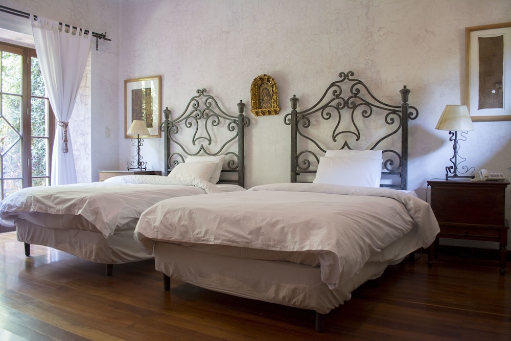 Standard Suite, Multiple Beds (Jazmin) photo 2