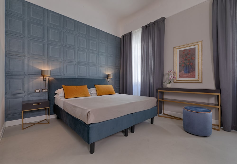 Junior Double or Twin Room photo 1
