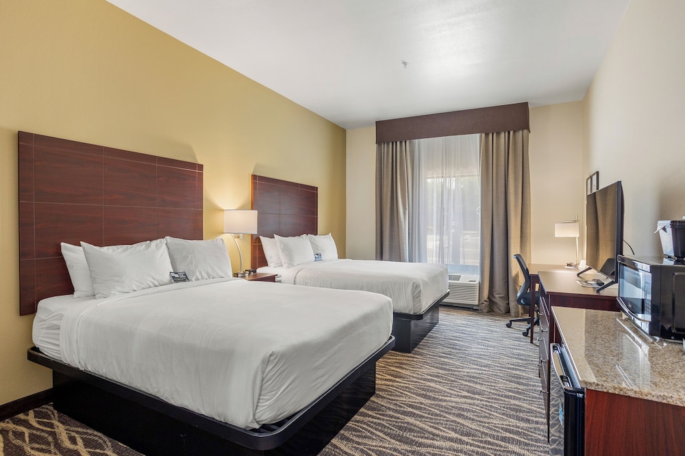 Room, 2 Queen Beds, Non Smoking (Guestroom), photo 6