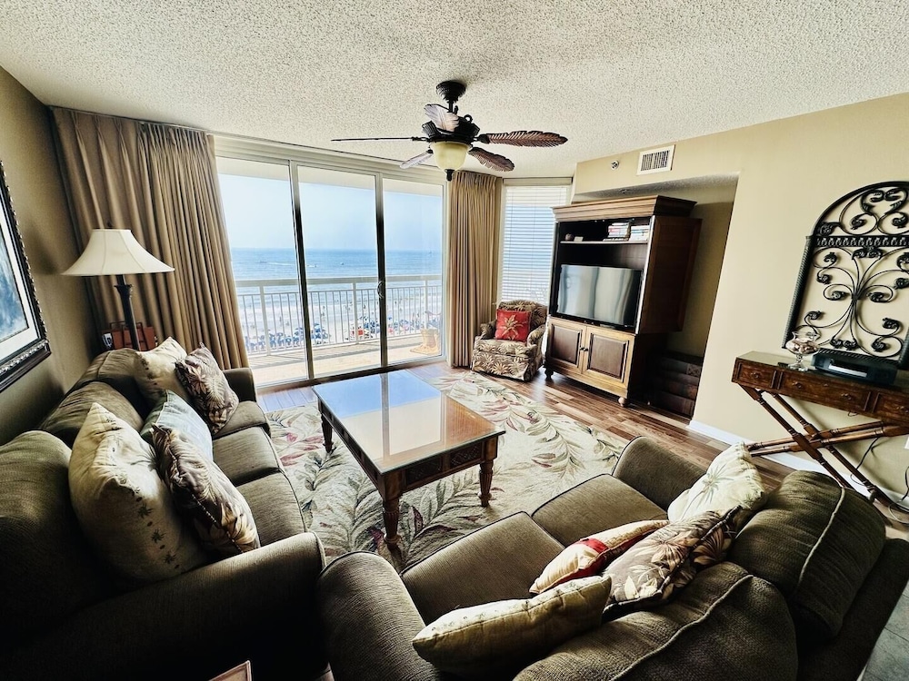 Condo, 2 Bedrooms