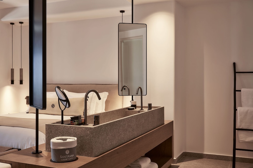 Deluxe Suite with Garden View - Photo 8