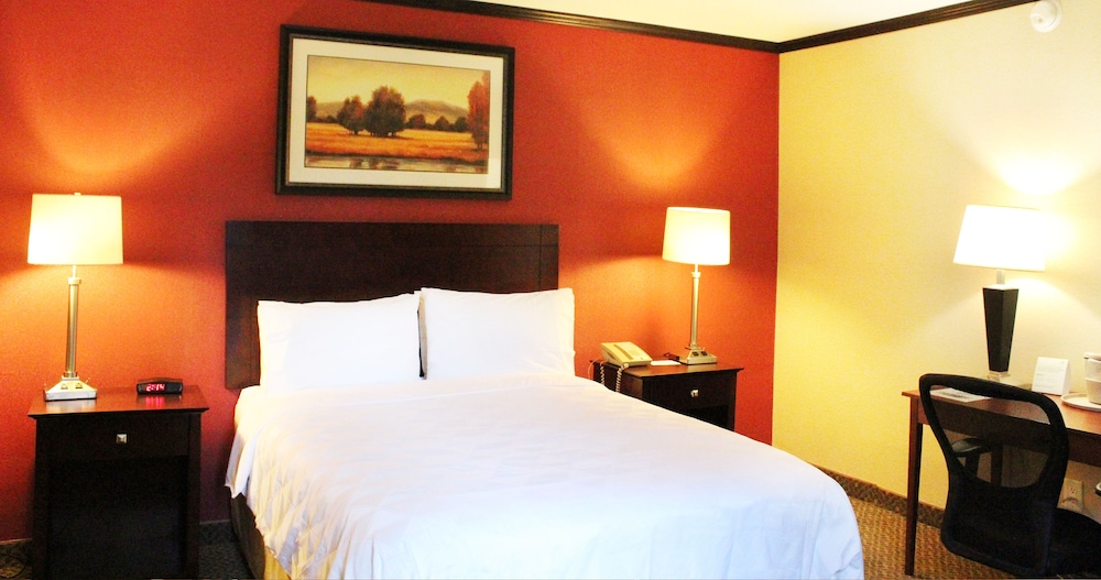 Room, 2 Queen Beds, Hearing Accessible - Photo 2