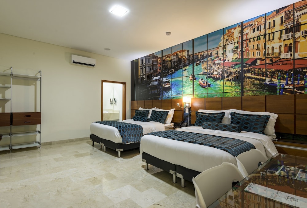 Deluxe Room, 2 Queen Beds