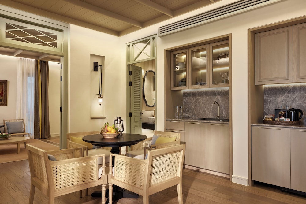 Villa Cagney 1 Bedroom - Canary Suite - King - Photo 10