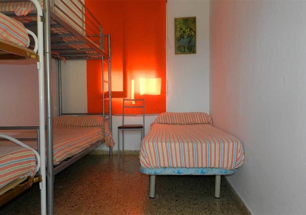 Shared Dormitory, Mixed Dorm, Shared Bathroom (1 Bed)