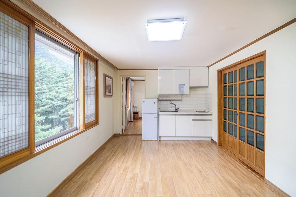 P02) Bed Pension for 4 people (Kitchenette) photo 3