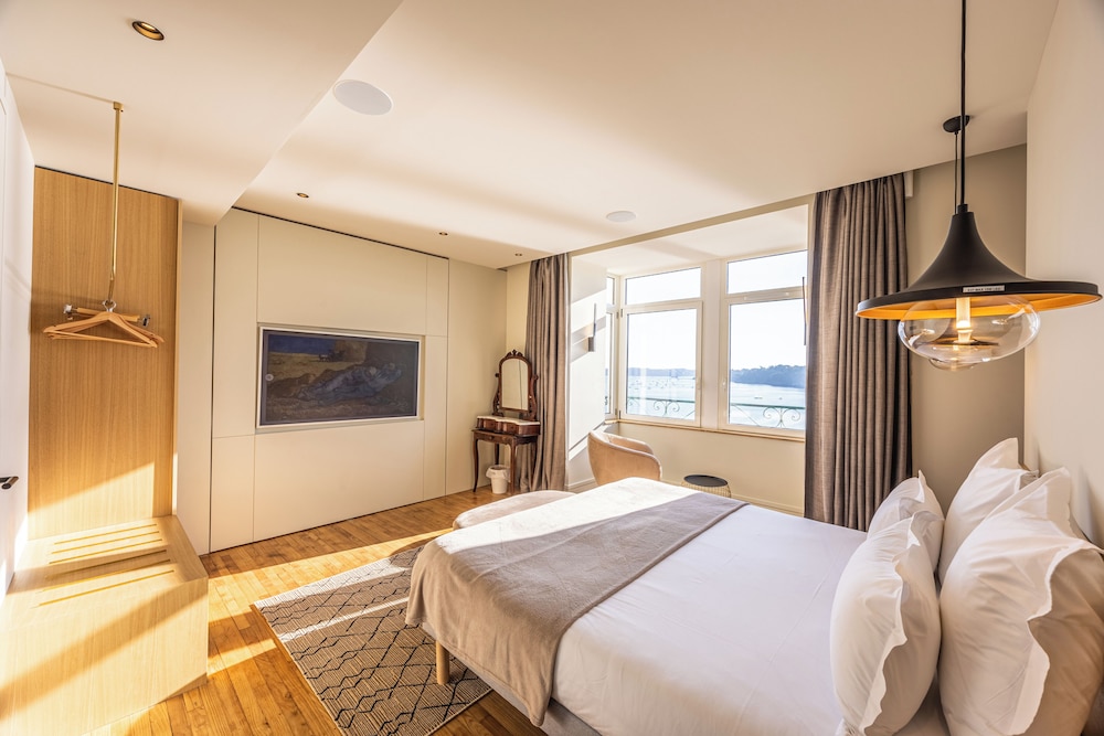 Luxury Suite, 1 King Bed with Sofa bed, Sea View