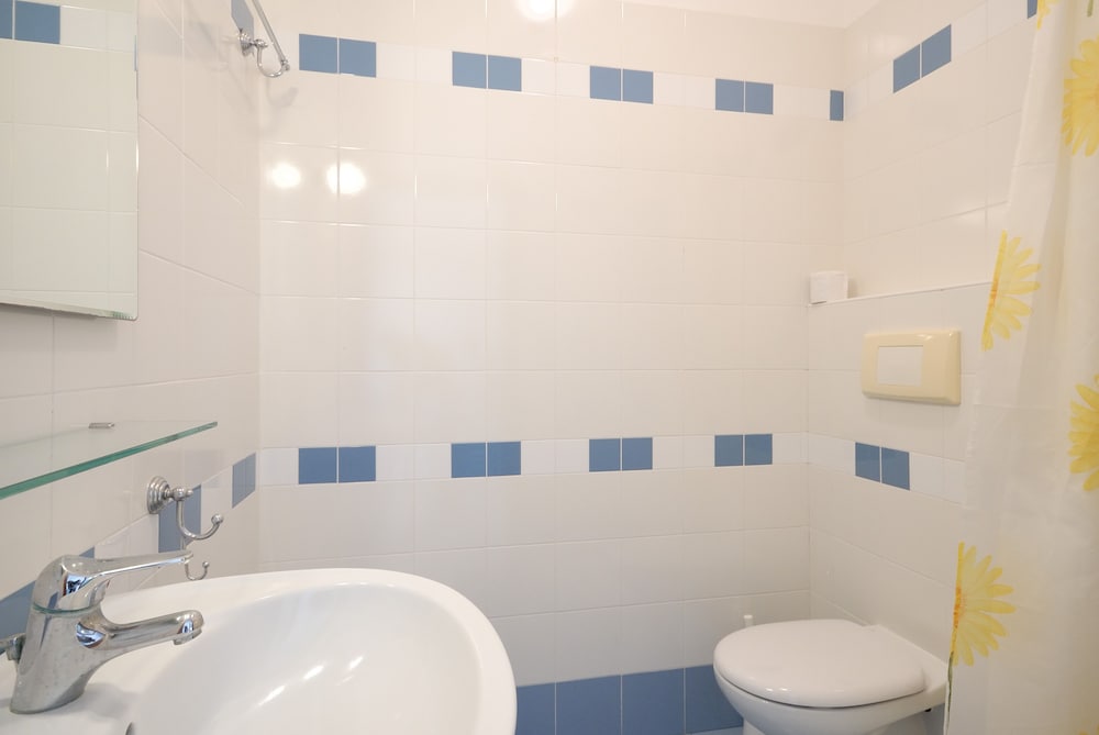 Basic Double Room photo 3