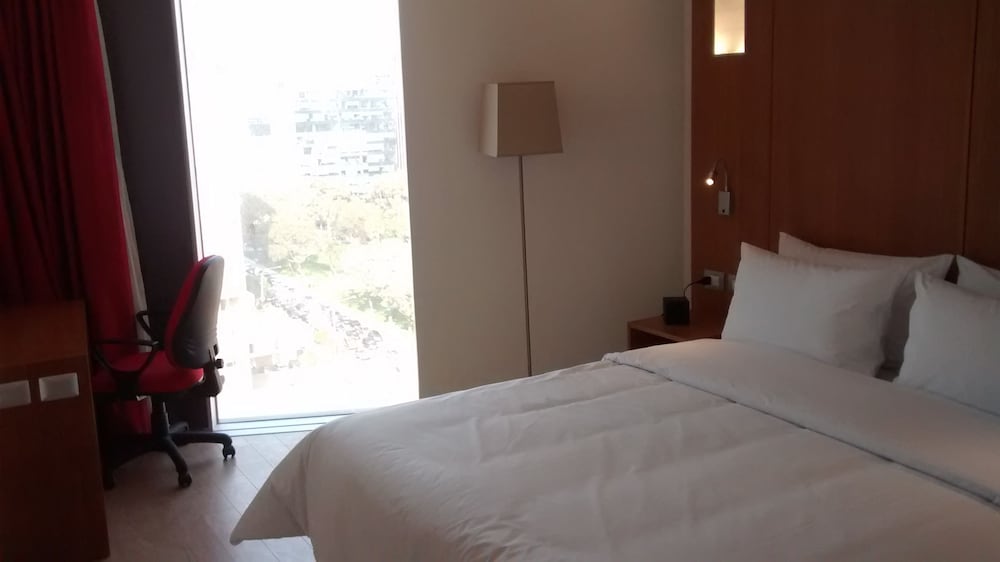 Suite, 1 King Bed, Non Smoking photo 2