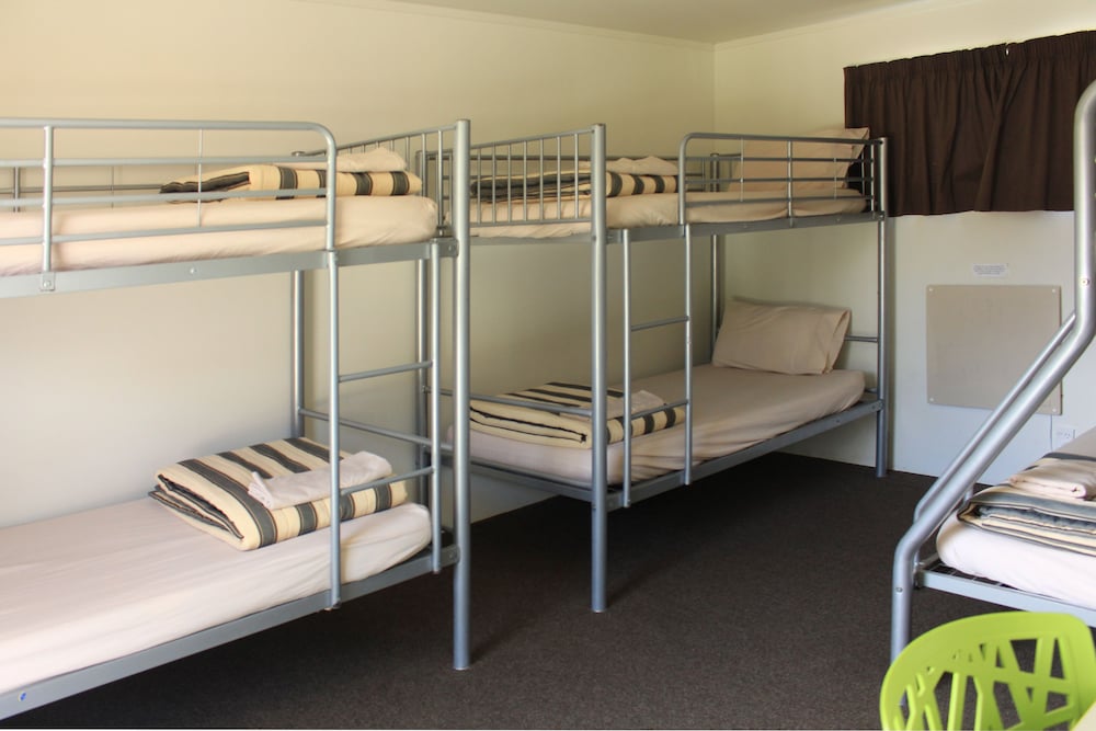 Back Packers Lodge - Bed photo 3