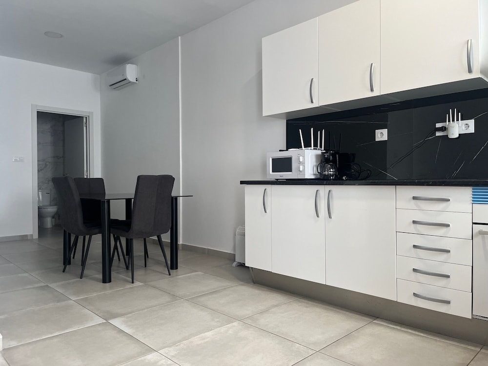 Deluxe Apartment photo 2