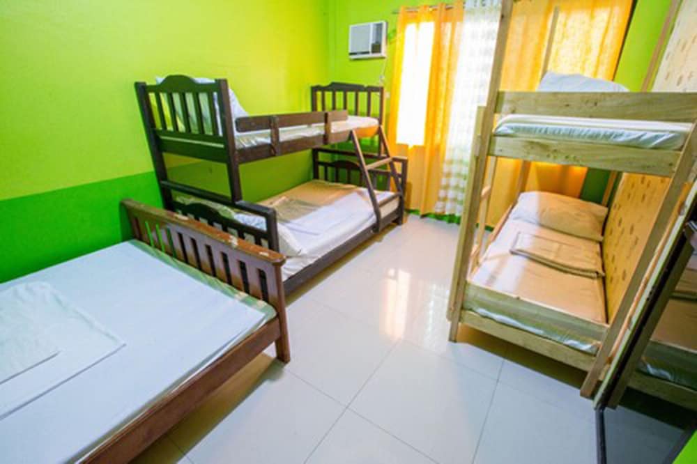 Family Room (Room 4) photo 1