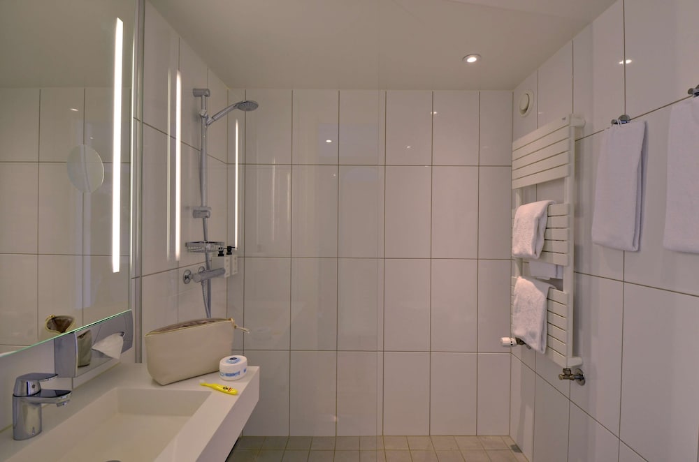 Family Room - Photo 5