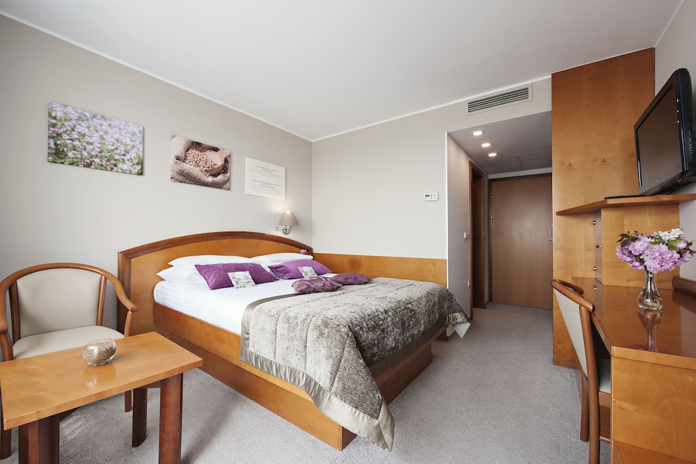 Economy Double Room, Balcony - Photo 2