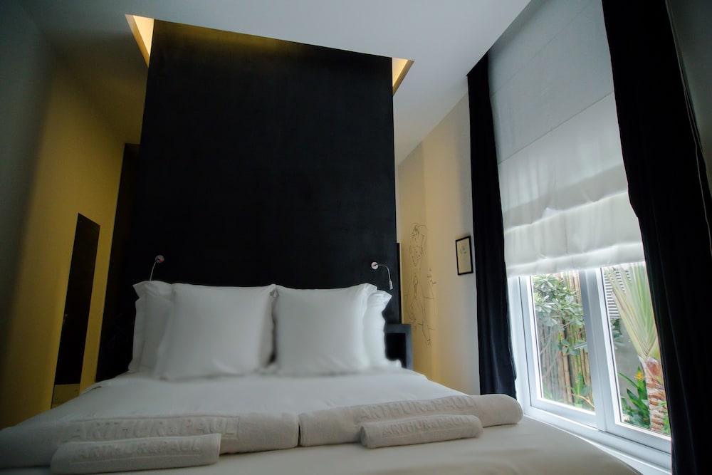 Standard Room, 1 Queen Bed photo 3