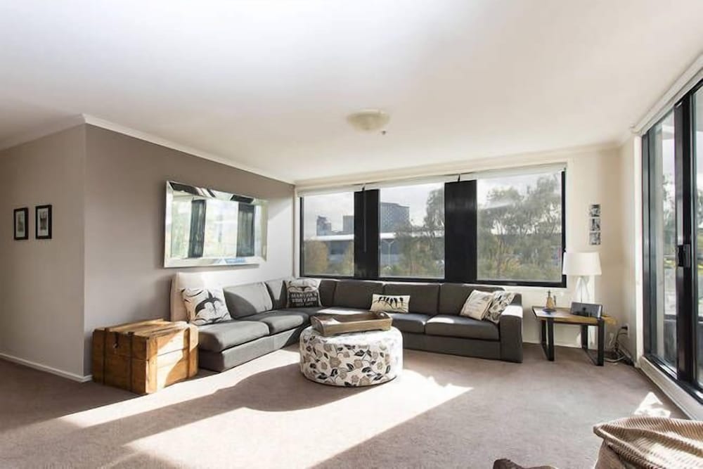 3-Bedroom City View Deluxe Apartment (1 King, 2 Singles, 1 Day Bed, 1 Triple-Bunk) photo 1