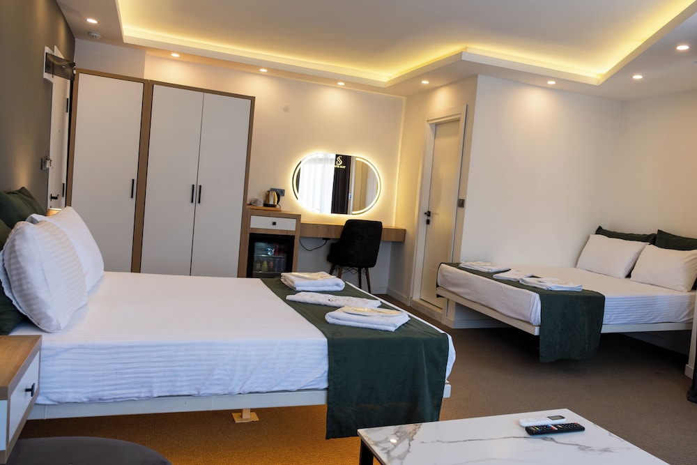 Family Quadruple Room photo 1