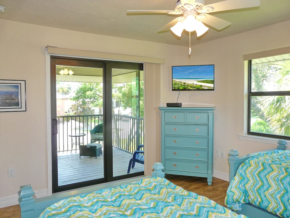 House, Multiple Beds (West-facing home with pool and 2nd fl) photo 1