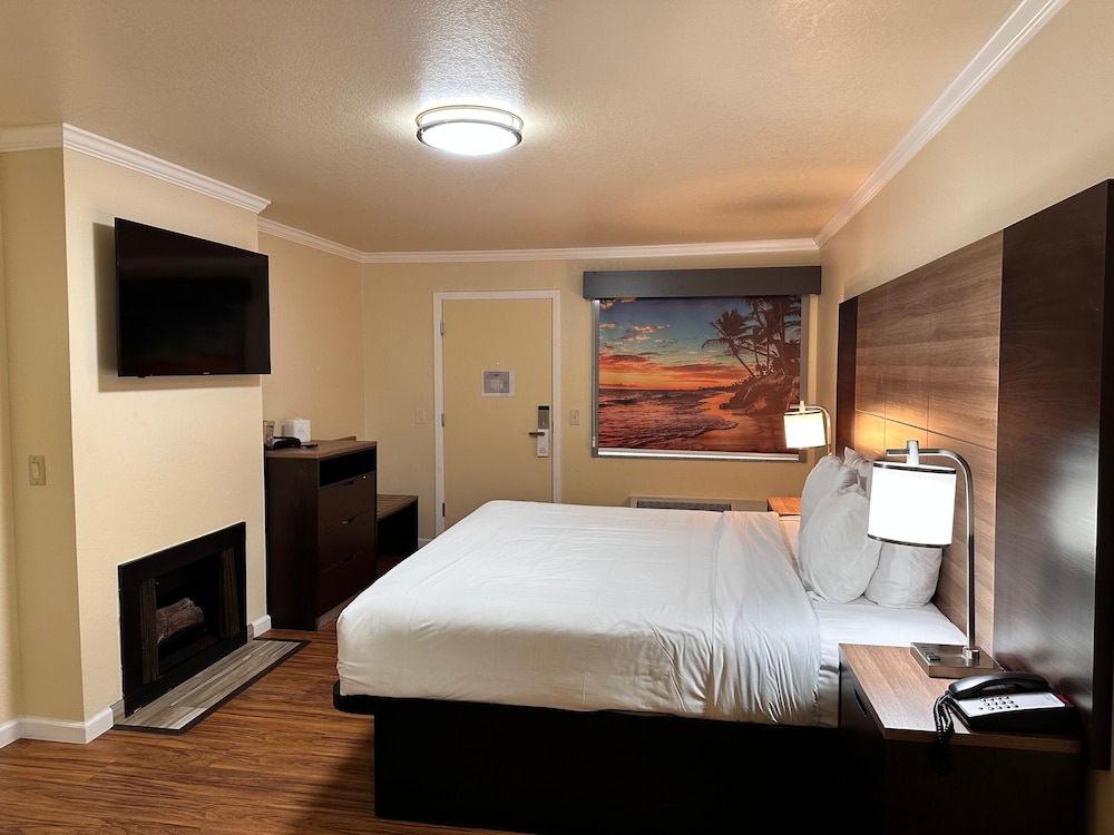 Standard Room, 1 King Bed - Photo 5