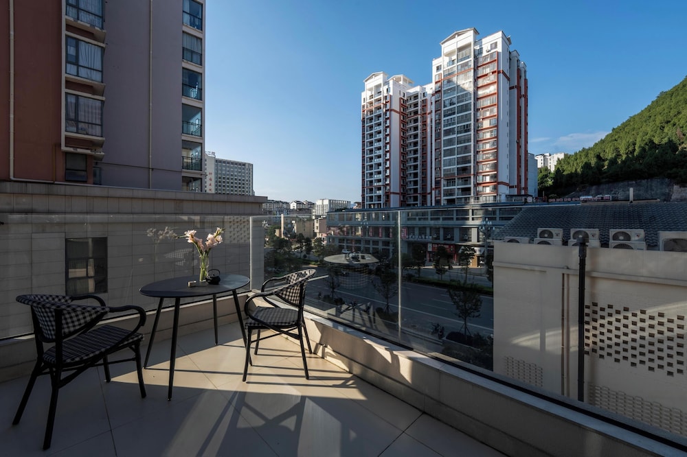 Premier Double Room, Patio, Courtyard View photo 2