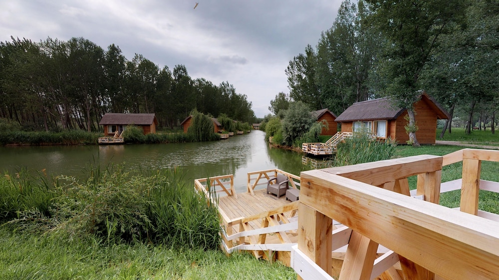 Family Bungalow, 1 Bedroom, Lake View photo 1