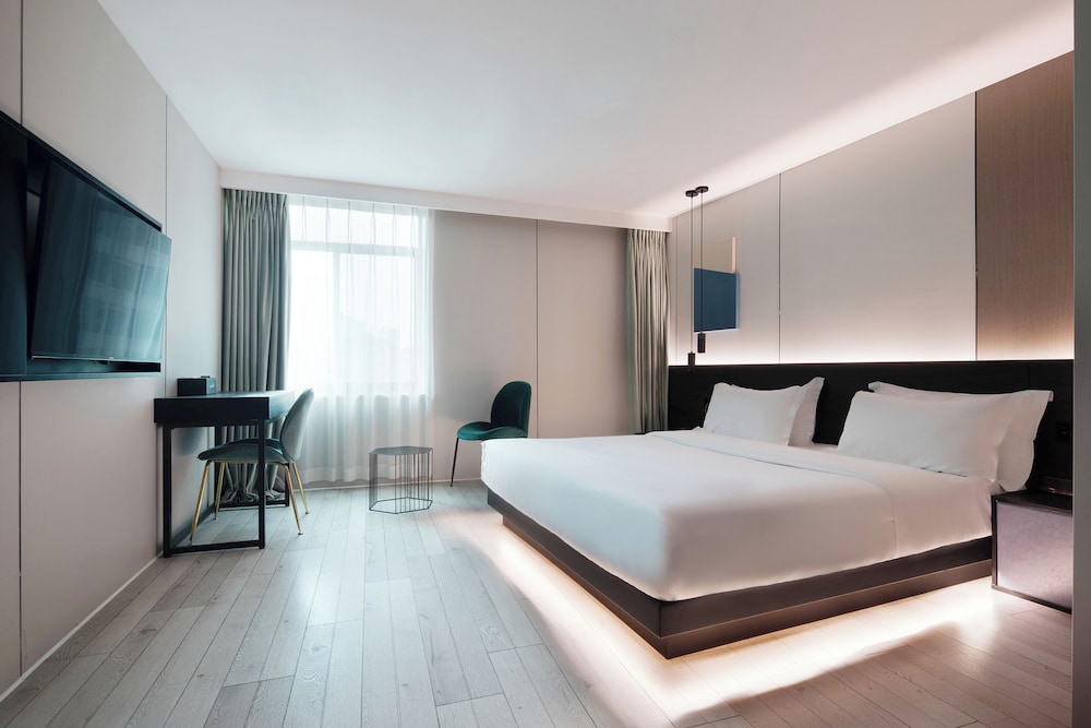City Double Room, 1 King Bed, City View photo 1