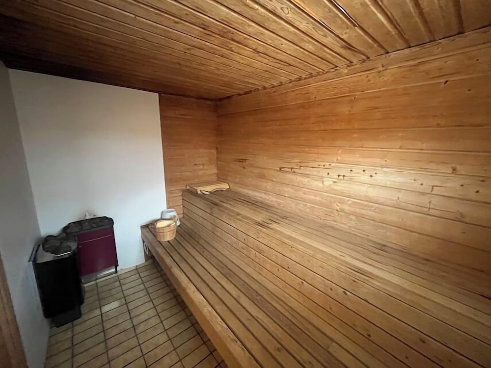Family Cabin, 2 Bedrooms photo 2