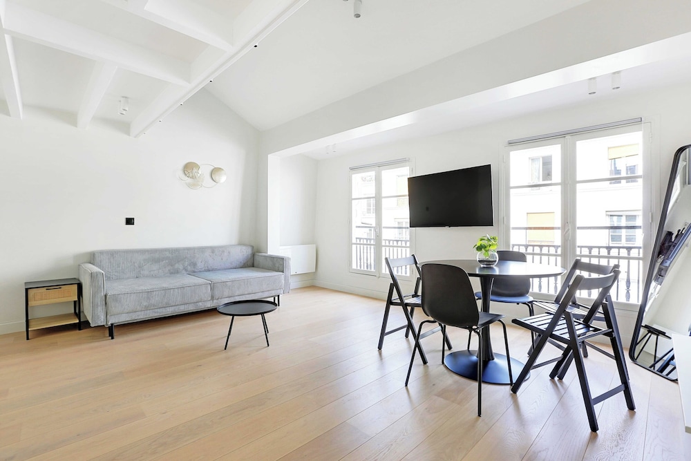 Apartment photo 1