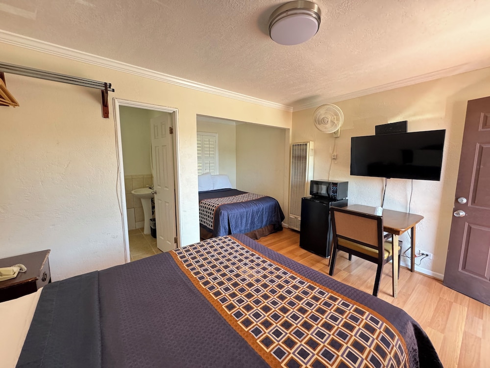 Room 2 beds photo 3