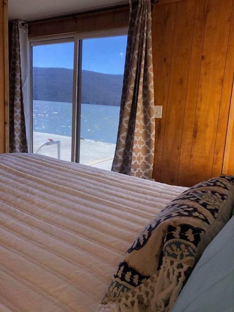 Cabin, 2 Bedrooms photo 2