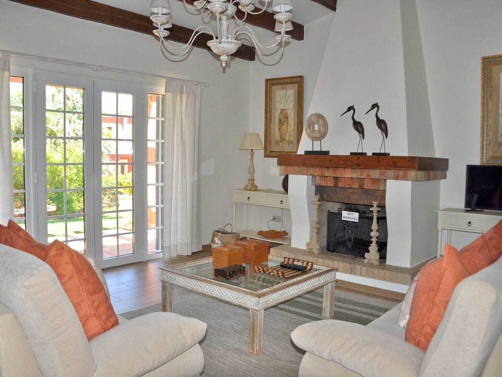 Villa photo 3