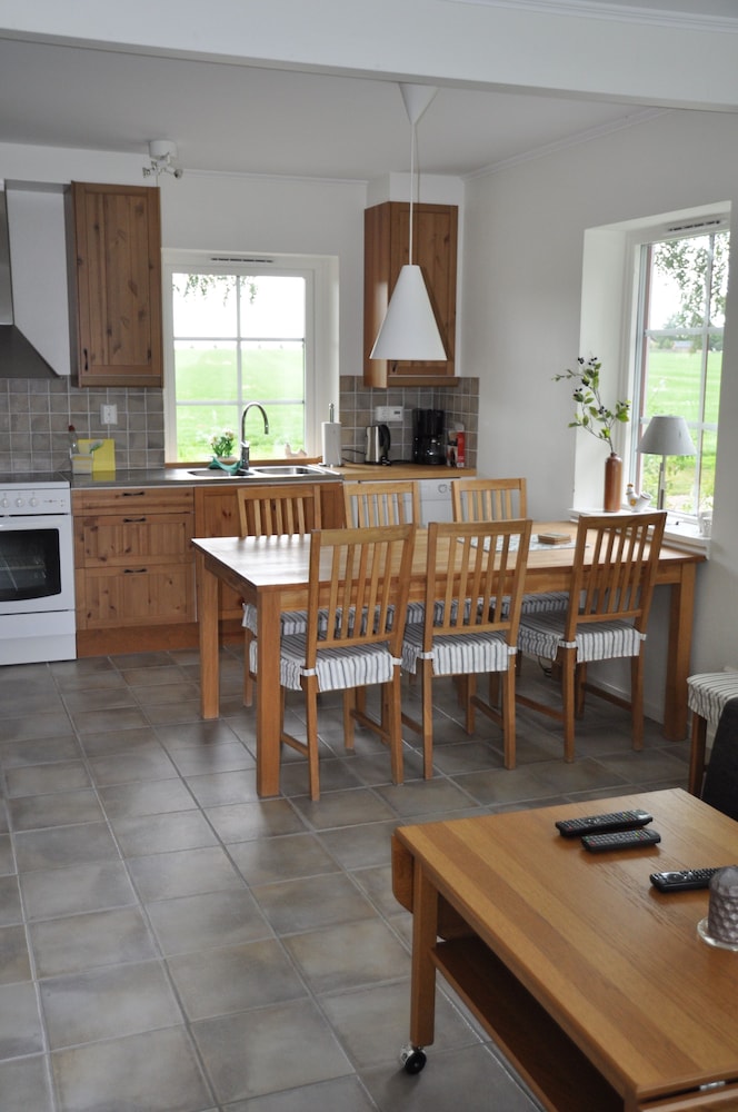 Comfort House, 3 Bedrooms, Patio, Golf View photo 2