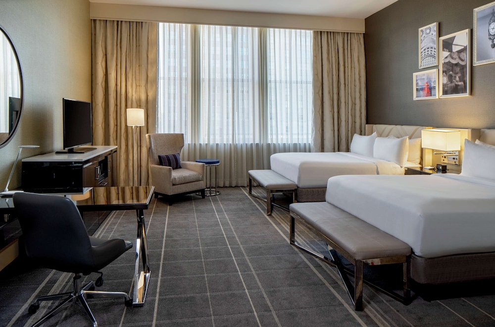 Deluxe Room, 2 Queen Beds, Accessible, Bathtub (w/ Bathtub) - Photo 7