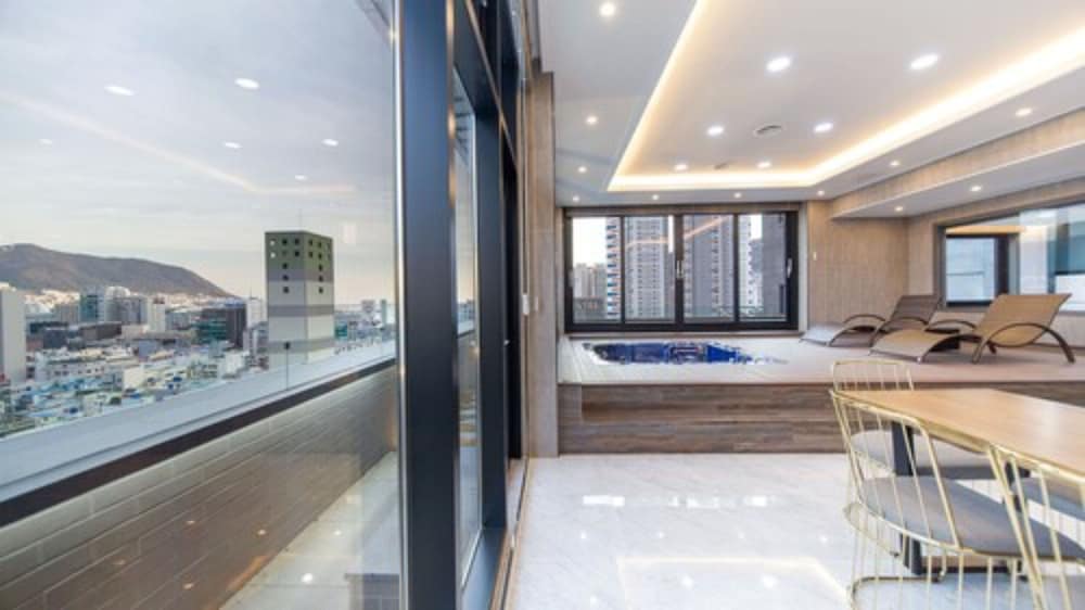 Penthouse photo 2