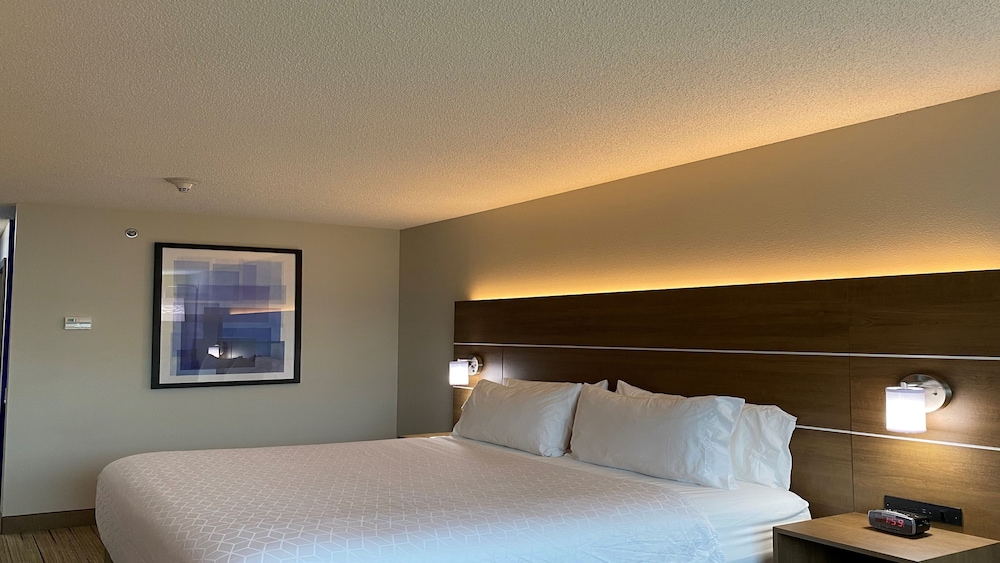 Standard Room, 1 King Bed - Photo 3