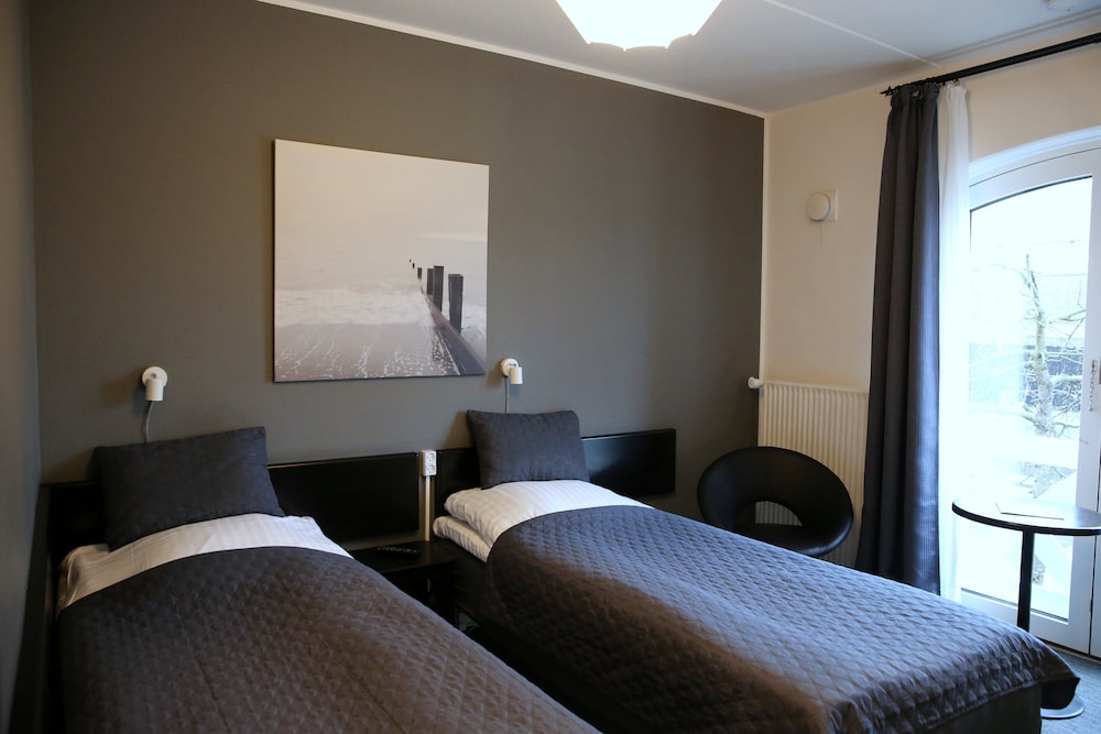 Comfort Twin Room photo 3