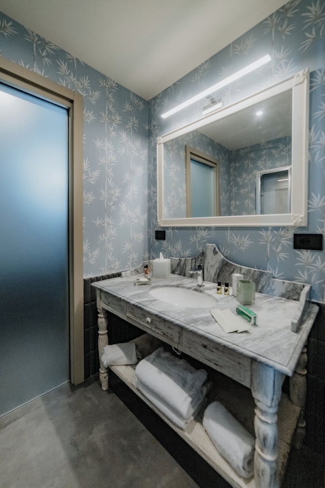 Prestige Room with Private Mini Pool - Photo 3