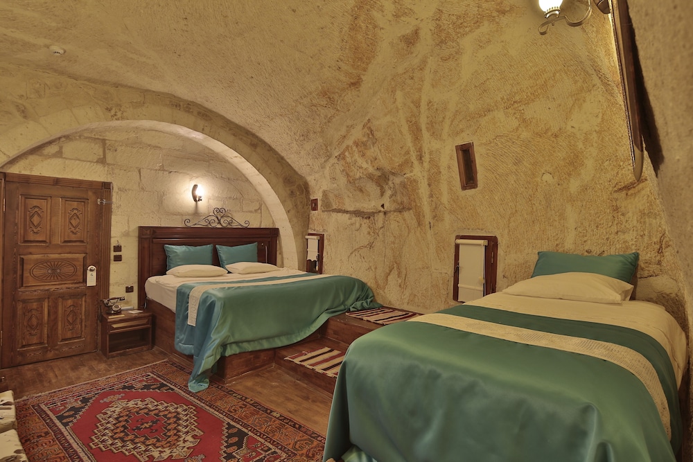 Deluxe Room - Photo 12