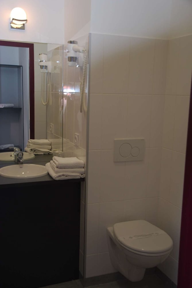 Superior Room, Multiple Beds - Photo 4
