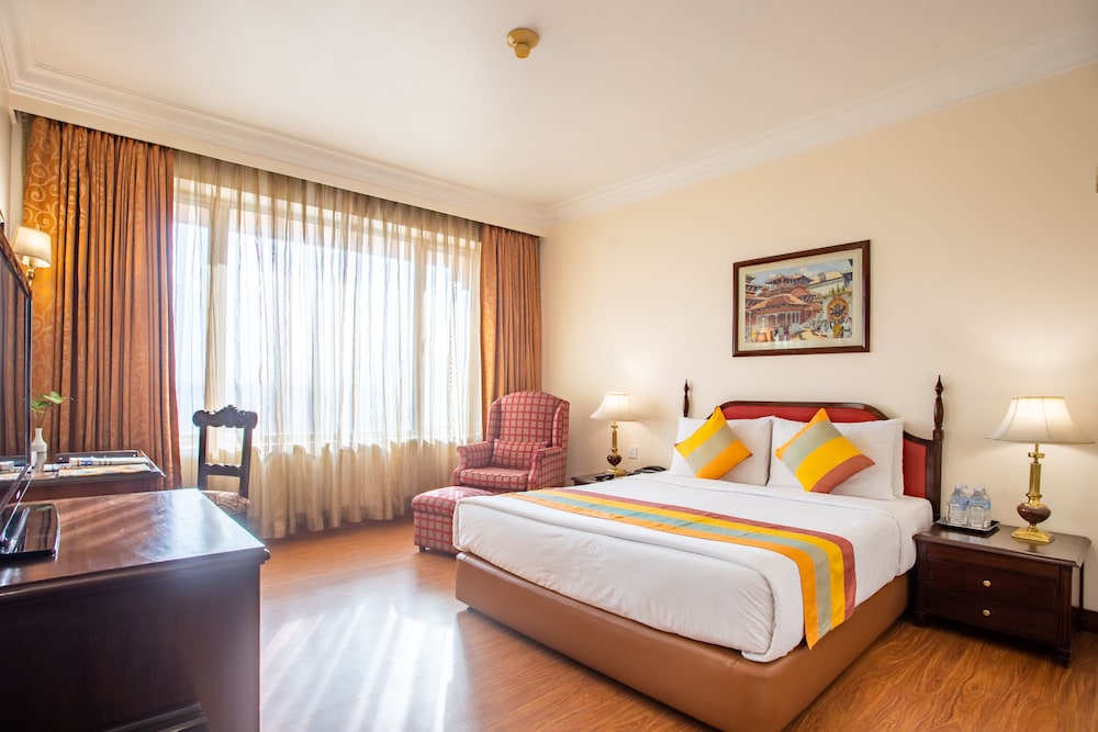Suite - Photo 1